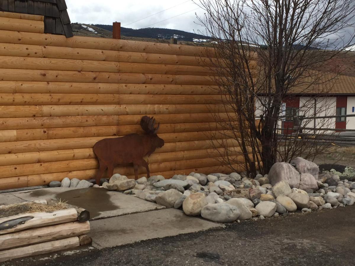 Rocky Mountain Motel 2*